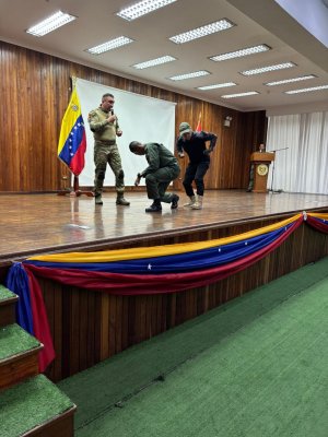 СЕМИНАРЫ ПО ПРИКЛАДНОМУ РУКОПАШНОМУ БОЮ В ВЕНЕСУЭЛЕ
